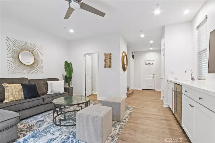 660 Daniel Freeman Circle, Inglewood, CA 90301