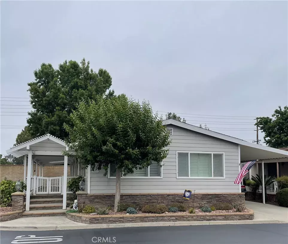 Brea, CA 92821,686 Wood Lake #8