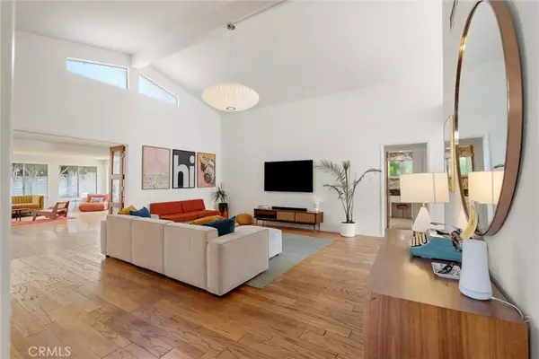 Studio City, CA 91604,3674 Willowcrest Avenue