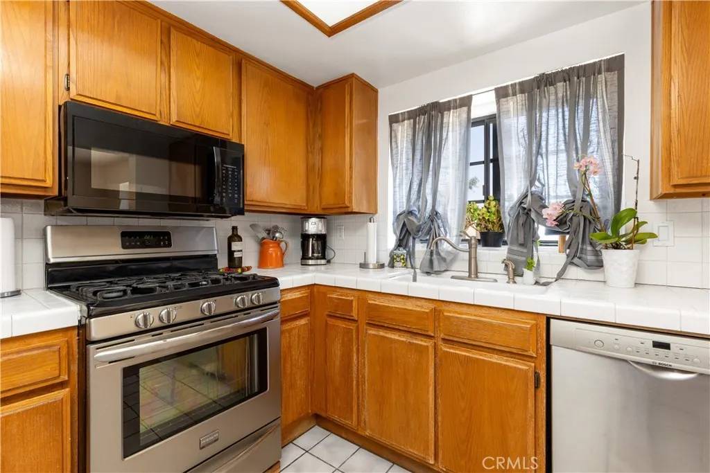 La Habra, CA 90631,854 N Harbor Boulevard