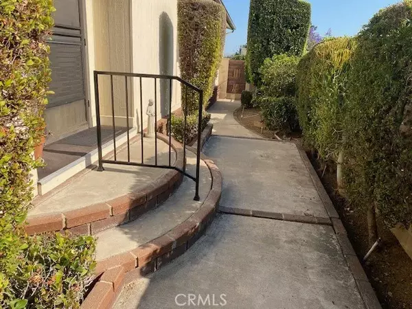 Brea, CA 92821,1241 Glen Lake #277