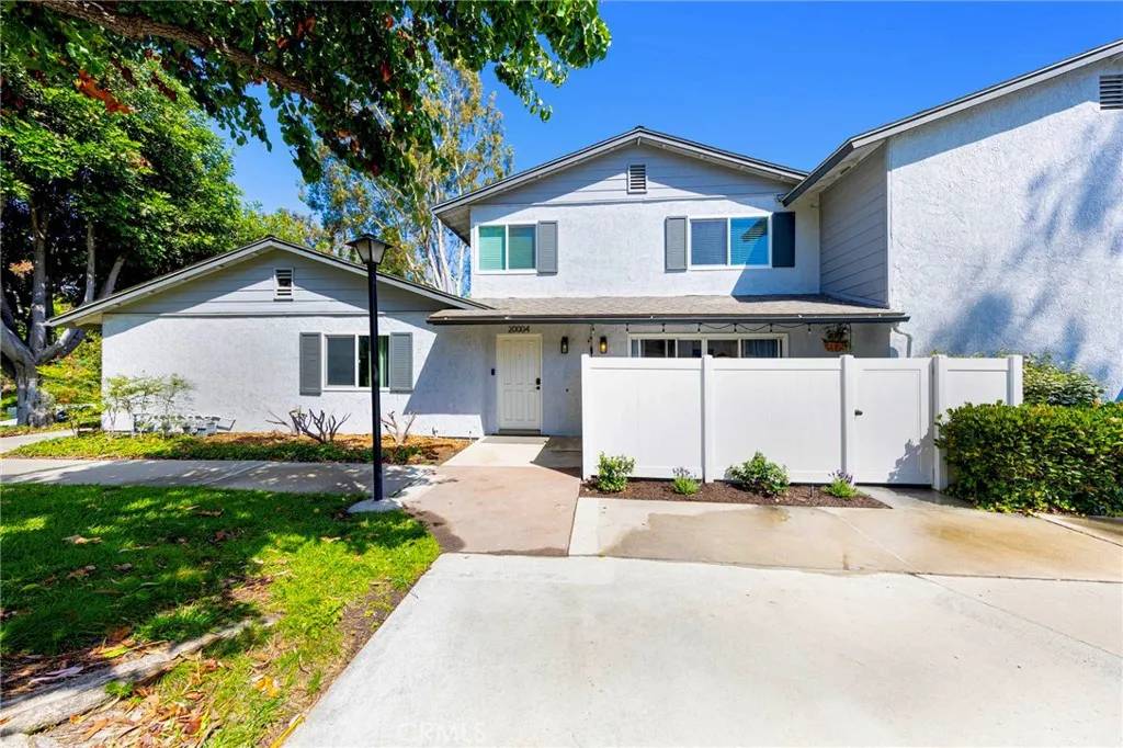 Yorba Linda, CA 92886,20004 Waverly Glen Street #46