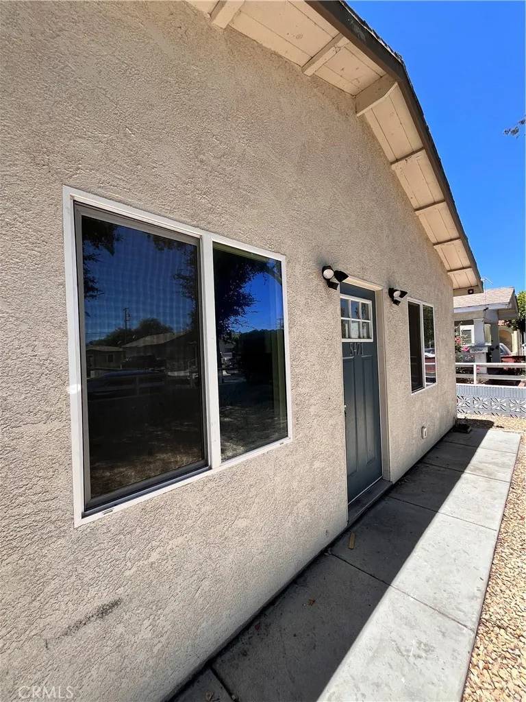Long Beach, CA 90805,5471 Olive Avenue #front house