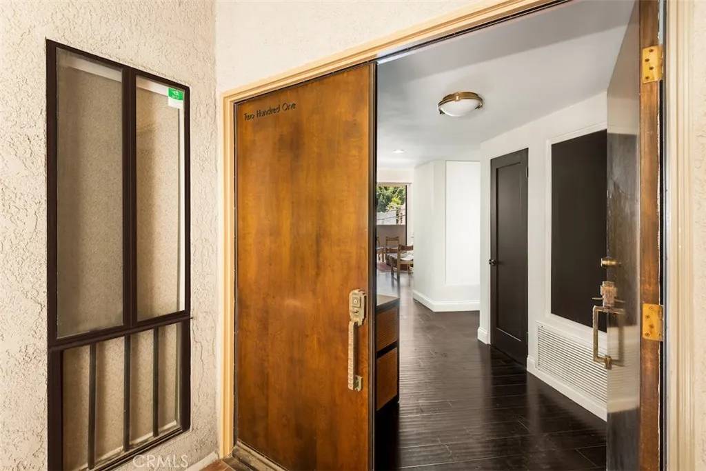 West Hollywood, CA 90069,930 N Wetherly Drive #201