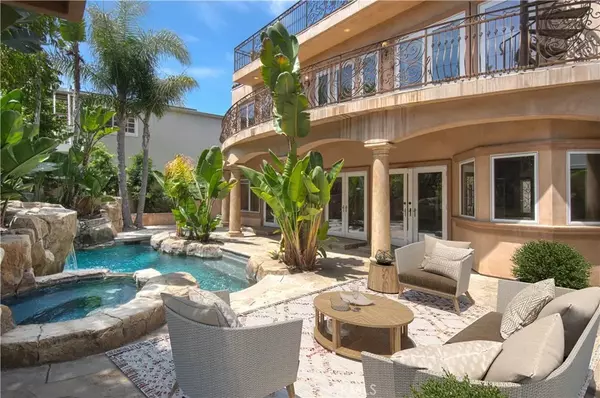 Newport Beach, CA 92663,511 Cliff Drive