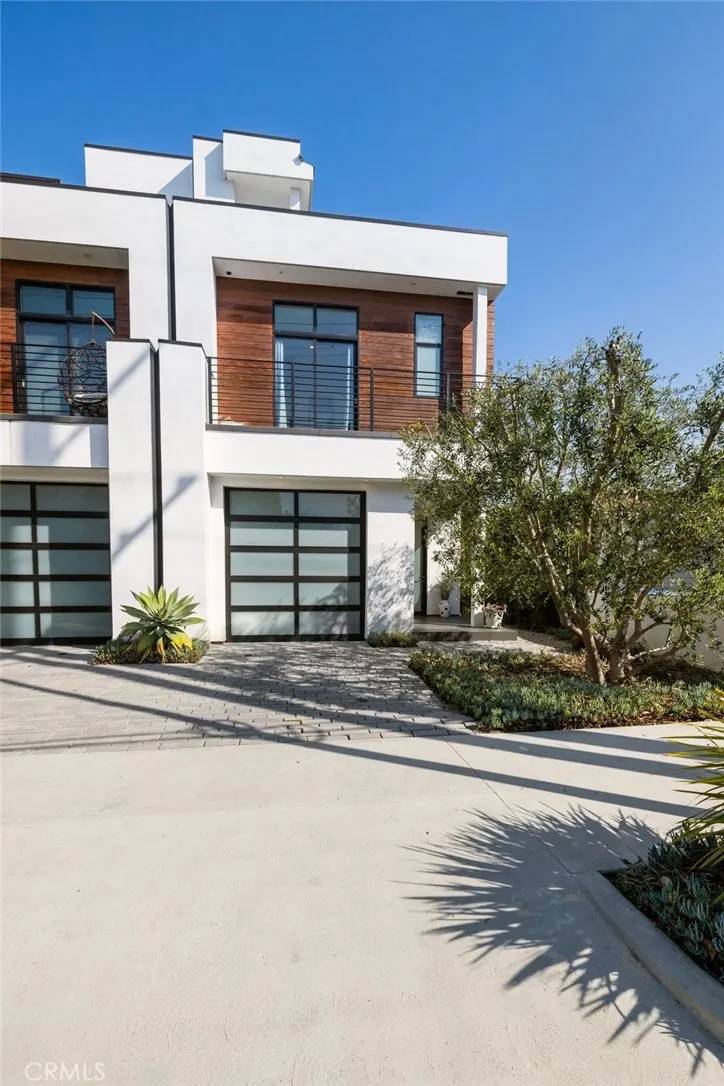3660 Beethoven Street, Los Angeles, CA 90066