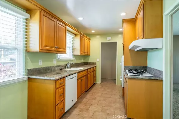 Santa Ana, CA 92704,2340 W Saint Anne Place