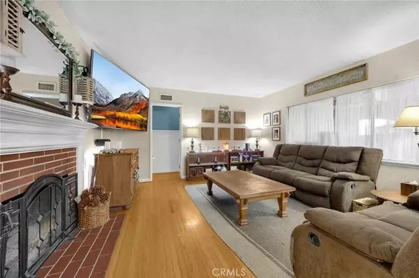 Whittier, CA 90603,15902 Santa Fe Street