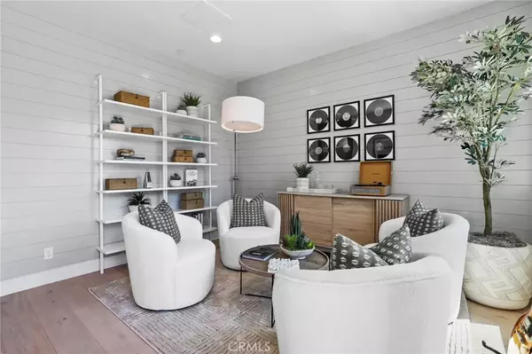 Huntington Beach, CA 92648,19071 Main Street #113