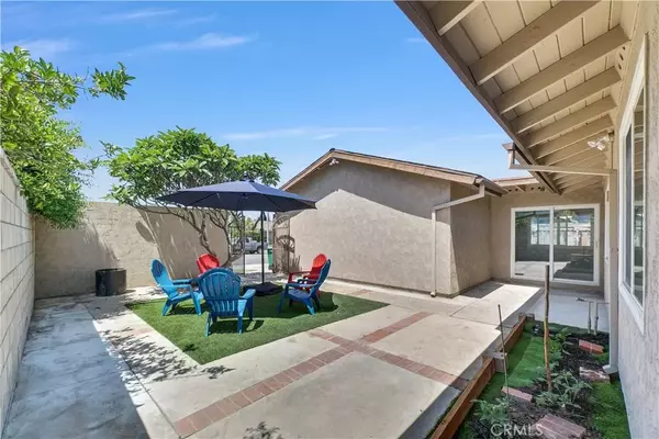 Irvine, CA 92604,5071 Doanoke Avenue