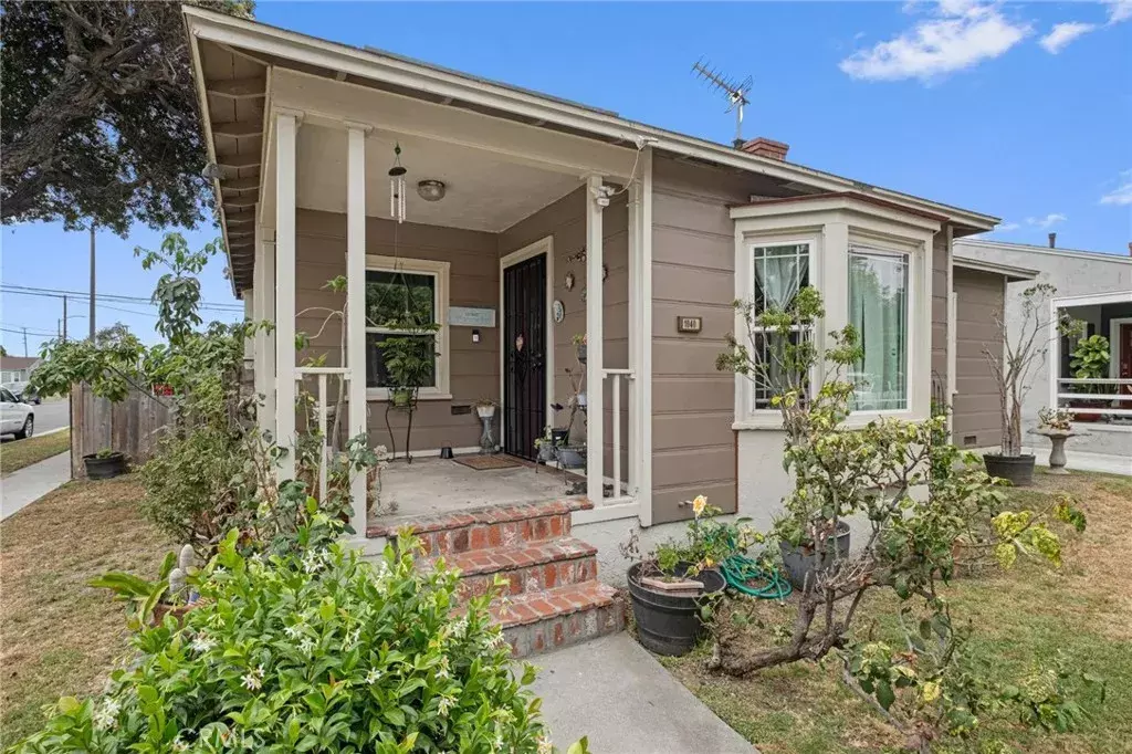 Long Beach, CA 90805,1040 E 67th Street