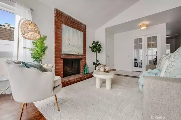 Long Beach, CA 90803,7065 Seawind Drive