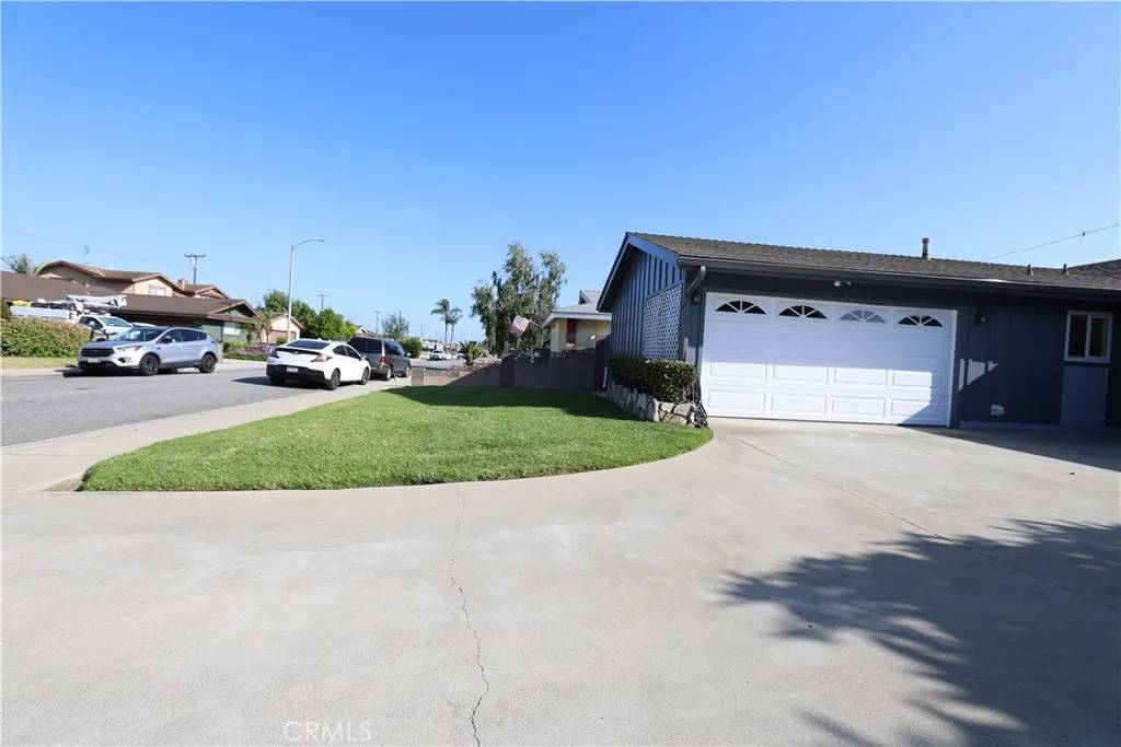 Lakewood, CA 90713,5519 Stevely Avenue