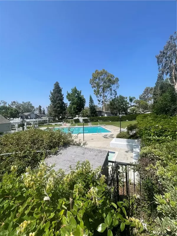 Yorba Linda, CA 92886,20359 Ivy Hill Lane #13