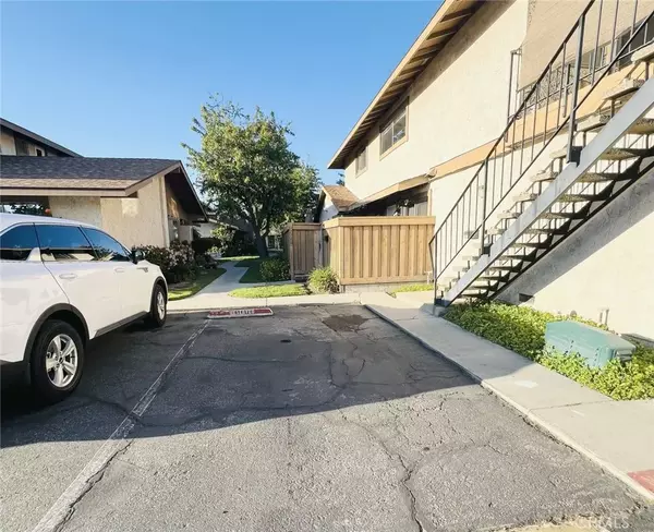 Cerritos, CA 90703,17760 Palo Verde Avenue #27