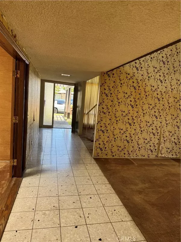 Irvine, CA 92603,19412 Sierra Chula Road