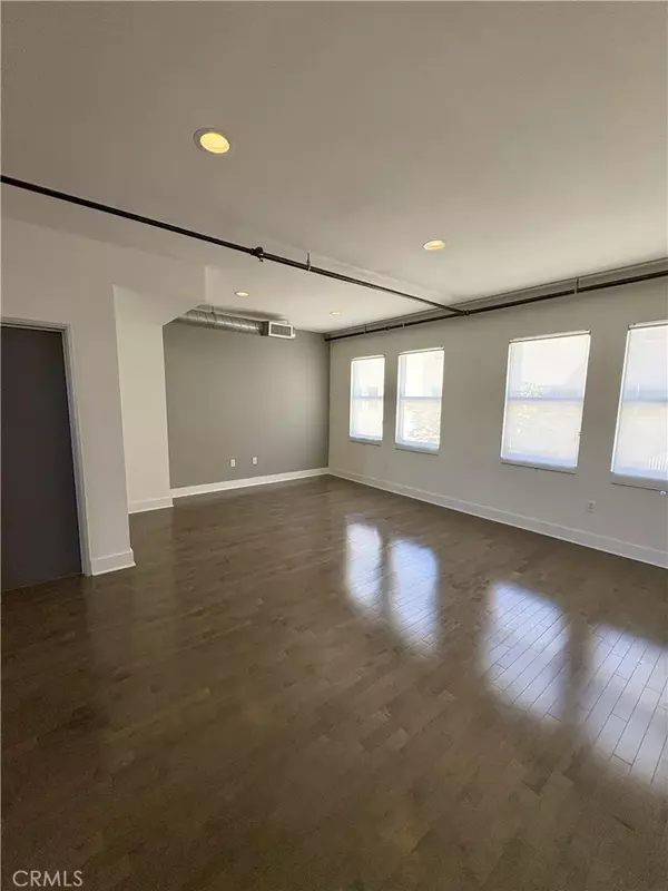 Santa Ana, CA 92701,920 E Santa Ana Boulevard