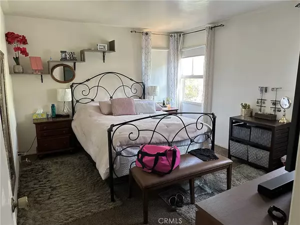Pasadena, CA 91104,1540 N Allen Ave.