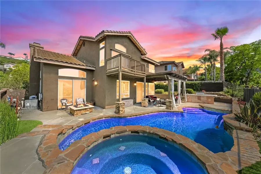 951 S Creekview Lane, Anaheim Hills, CA 92808