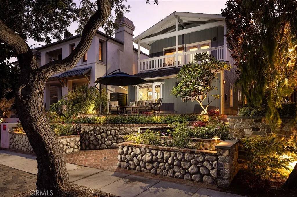 305 Poinsettia Avenue, Corona Del Mar, CA 92625