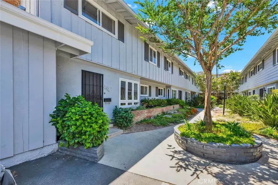 1125 E 1st Street, Tustin, CA 92780