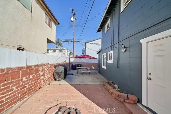 Long Beach, CA 90814,4117 E Theresa Street