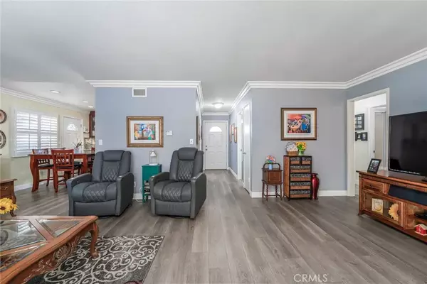 Lakewood, CA 90713,6637 Dillman Street