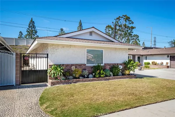 Lakewood, CA 90713,6637 Dillman Street