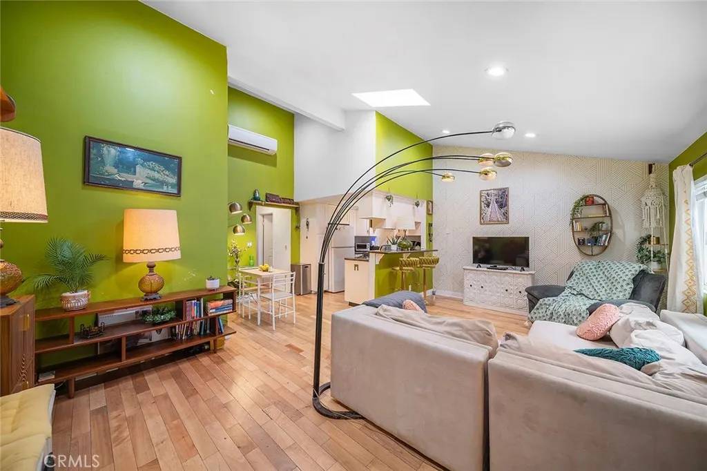 1100 Walnut #4, Long Beach, CA 90802