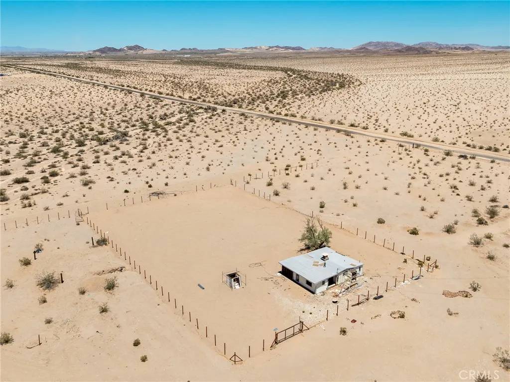 29 Palms, CA 92277,77623 Valle Vista Road