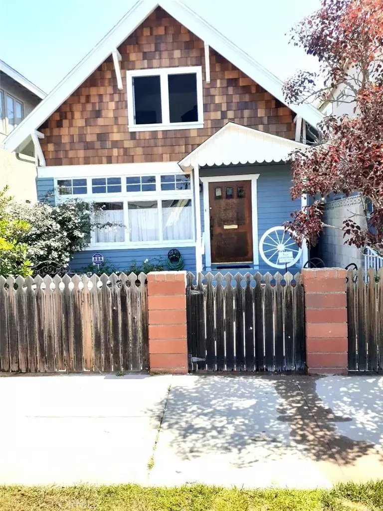 Seal Beach, CA 90740,413 Ocean Avenue