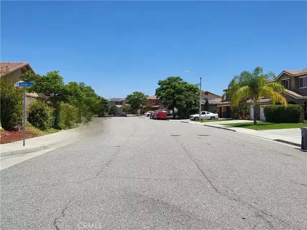 Lake Elsinore, CA 92532,53020 Climber Court
