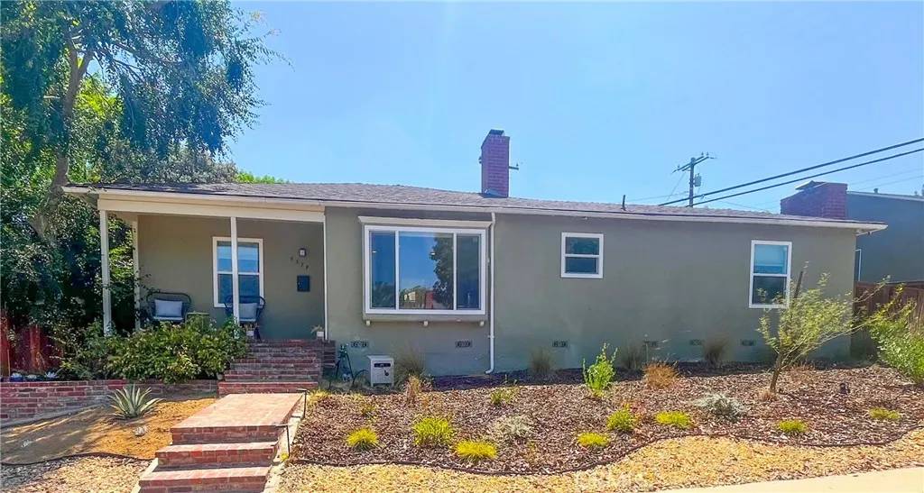 4574 Whaley Avenue, Long Beach, CA 90807