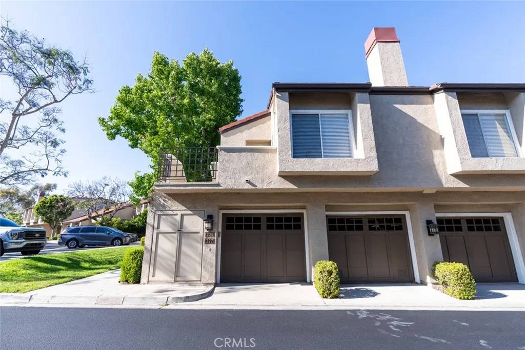 Irvine, CA 92612,227 Stanford Court #130