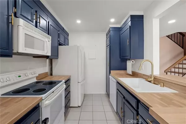 Buena Park, CA 90620,8165 Woodland Dr #54