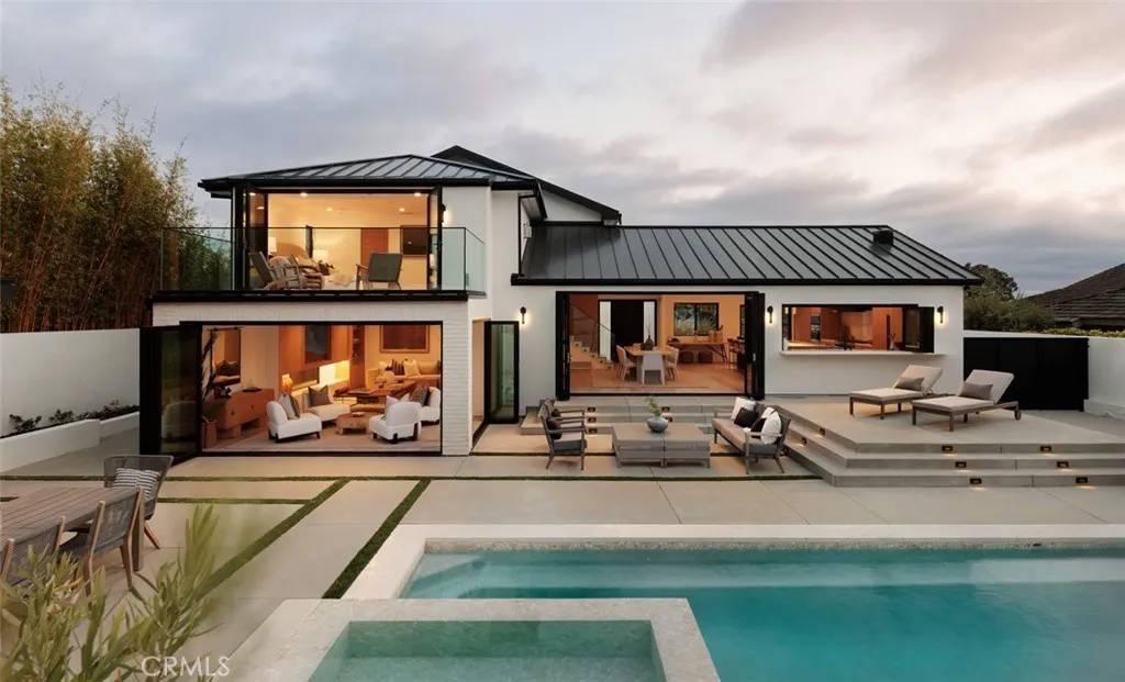 Corona Del Mar, CA 92625,919 Sandcastle Drive