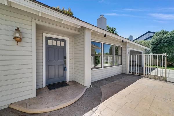 492 E Yale Loop, Irvine, CA 92614