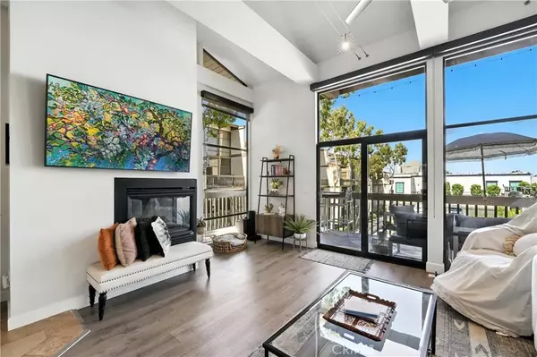 Long Beach, CA 90803,7339 Marina Pacifica Drive North