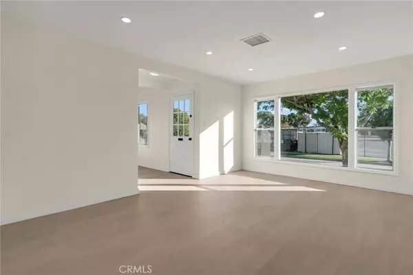 Lakewood, CA 90712,2729 Greentop Street