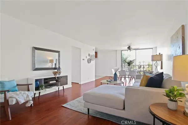 Long Beach, CA 90802,545 Chestnut Avenue #411