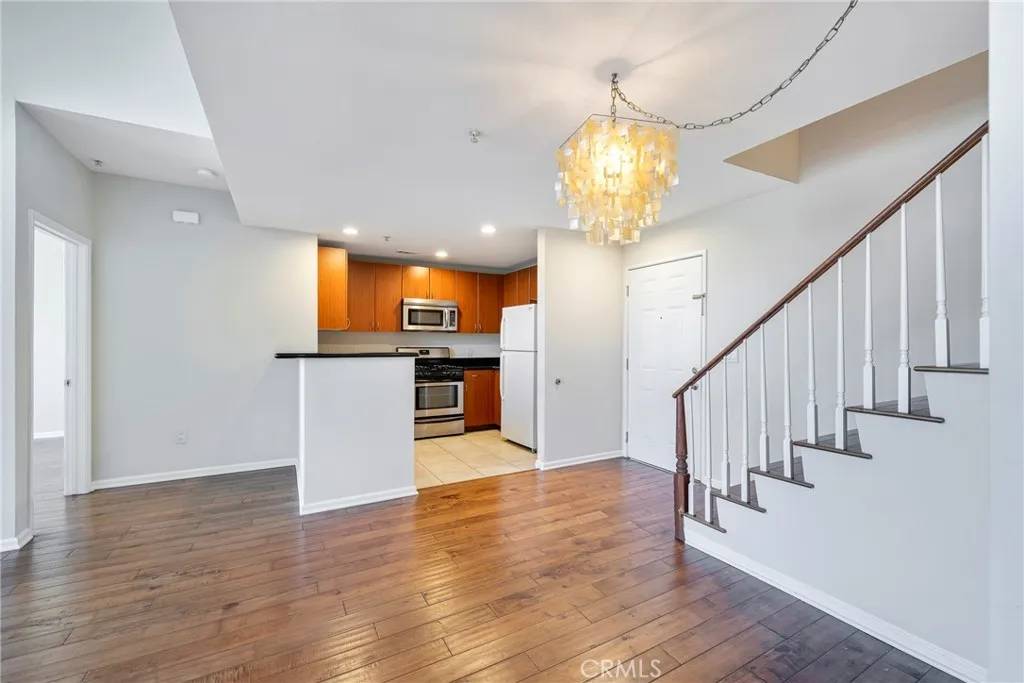 Anaheim, CA 92805,1801 E Katella Avenue #4137