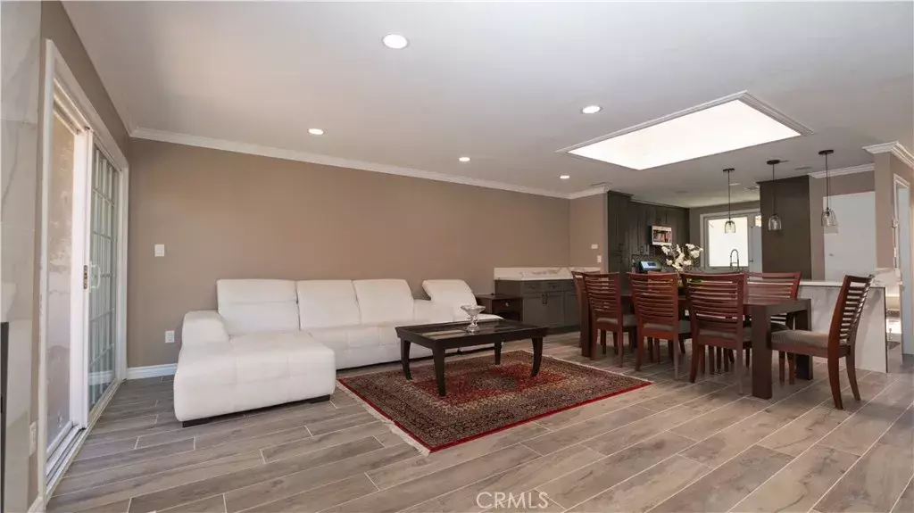 Irvine, CA 92612,7 Satinwood Way