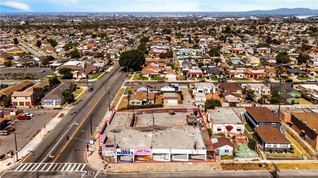 Los Angeles, CA 90047,10715 S Western