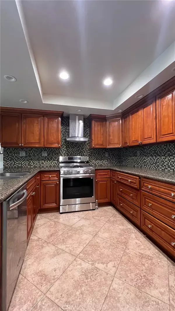 Santa Ana, CA 92705,2510 N Tustin Avenue Avenue #110