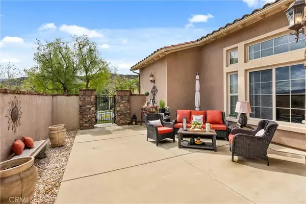 Corona, CA 92883,8072 Soft Winds Drive