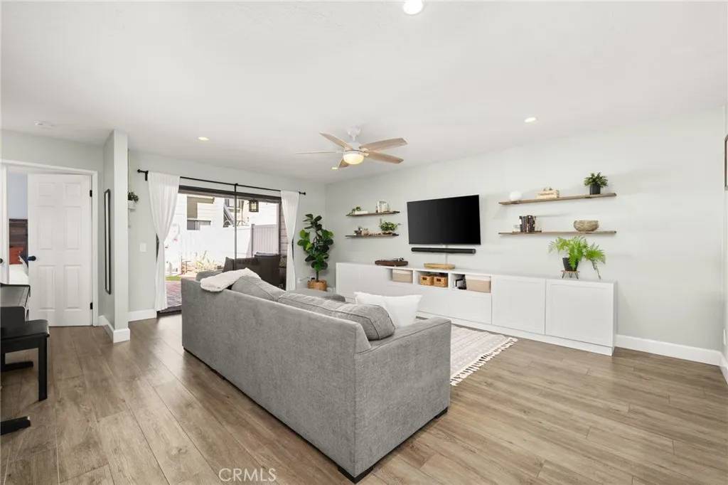 Aliso Viejo, CA 92656,45 Bramble Lane #109
