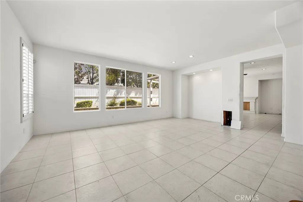 Aliso Viejo, CA 92656,1 Country Walk Drive
