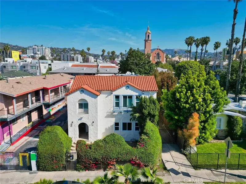 6669 De Longpre Avenue, Los Angeles, CA 90028