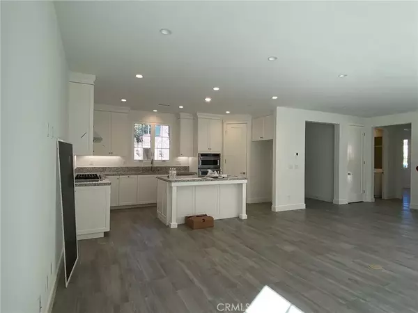 Irvine, CA 92602,100 Toretta