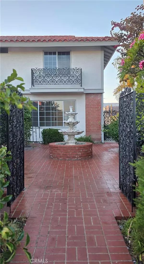 La Palma, CA 90623,5201 La Luna Drive